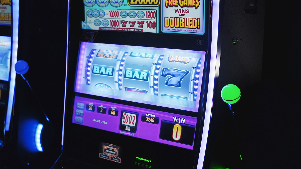 Play online slot machines -- Chances of winning slot games