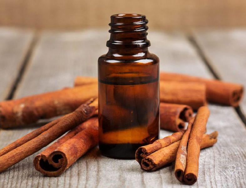 Use cinnamon oil for dandruff problem, know its 6 benefits for hair