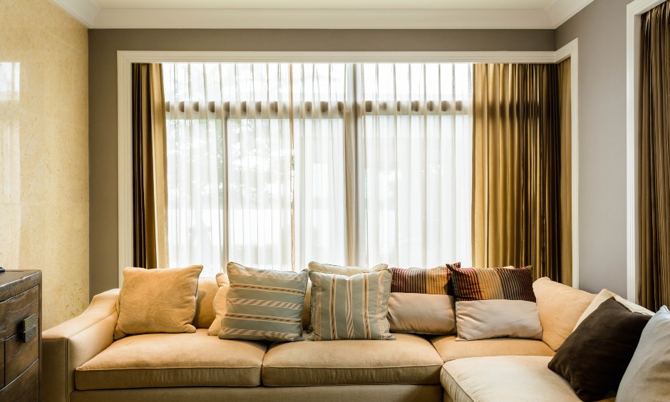 Light Control Living room Curtain Ideas